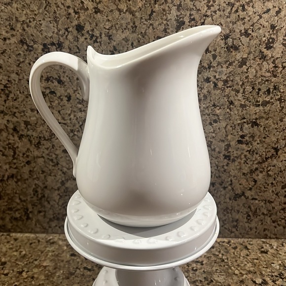 Maxwell And Williams Creamer Tableware - Picture 3 of 4